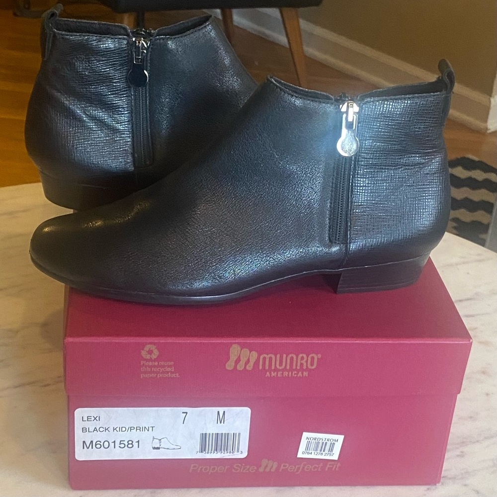 Munro Lexi Black Ankle Boots, 7M